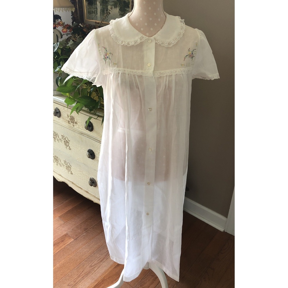 Vintage 70s Jolie Two White House Coat Robe Dressing Gown Size M Embroidery